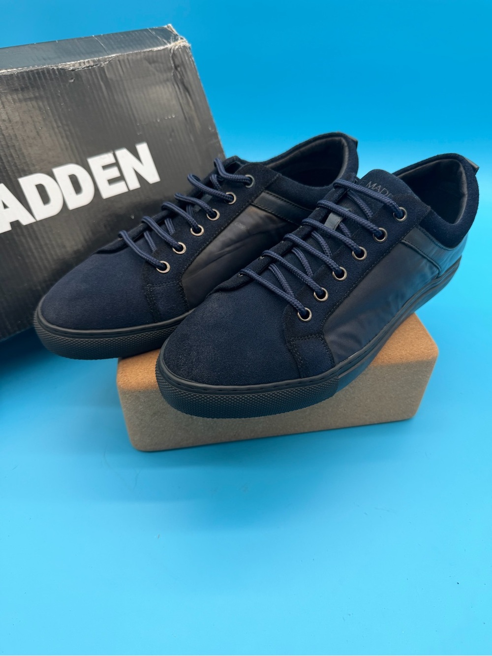 Steve Madden Men's Navy Low-Top Lace-Up Sneakers size 7
